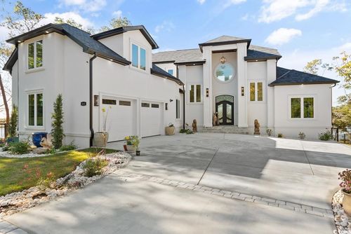 411 Lake Shore Dr, Sunset Beach, NC, 28468-4507 | Card Image