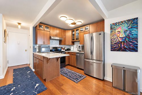 3y-1155 Warburton Ave, Yonkers, NY, 10701-1019 | Card Image