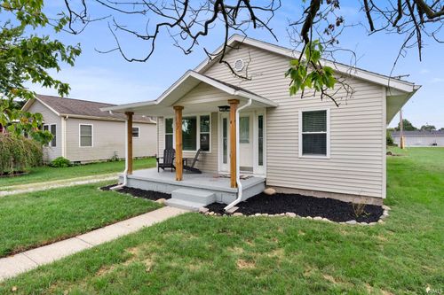 107 N Wood St, Brookston, IN, 47923-8122 | Card Image