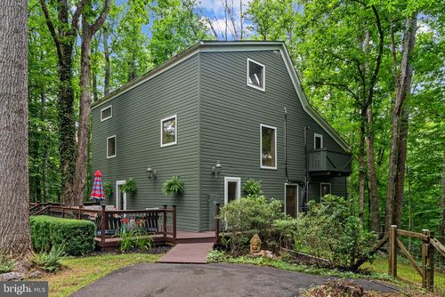 9914 Crest Ct, Marshall, VA, 20115-2648 | Card Image