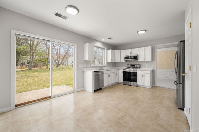 2 Beechwood Dr, House other with 1 bedrooms, 2 bathrooms and 2 parking in Waterford CT | Image 10