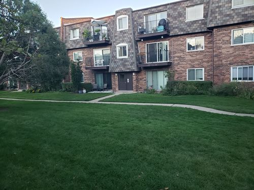 1n-9357 Bay Colony Dr, Des Plaines, IL, 60016-3746 | Card Image