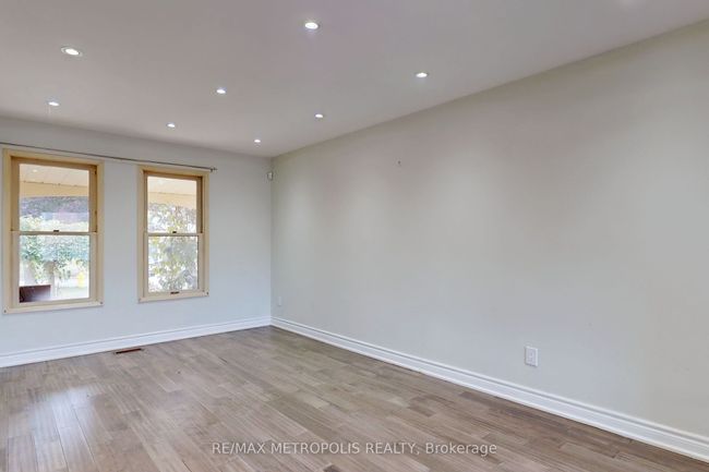 11 Noake Cres, House other with 3 bedrooms, 3 bathrooms and 4 parking in Ajax ON | Image 4