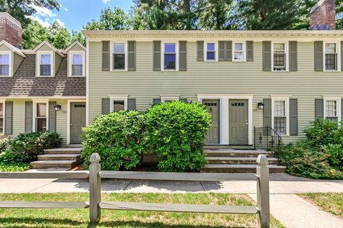 520-520 Wellman Ave, North Chelmsford, MA, 01863-1352 | Card Image