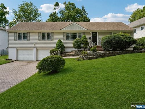 287 Buttonwood Dr, Paramus, NJ, 07652-3306 | Card Image