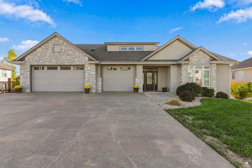 2111 Plymouth Road, Manhattan, KS, 66503 | Card Image