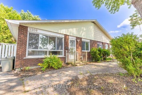 2209 Fillmore Cres, Gloucester, ON, K1J6A1 | Card Image