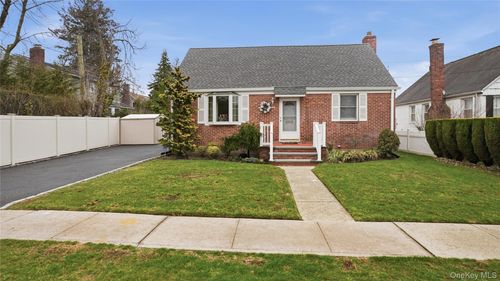 358 Kensington Rd S, Garden City, NY, 11530-5308 | Card Image