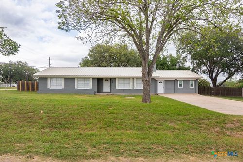 454 W Ward St, Goliad, TX, 77963-3983 | Card Image