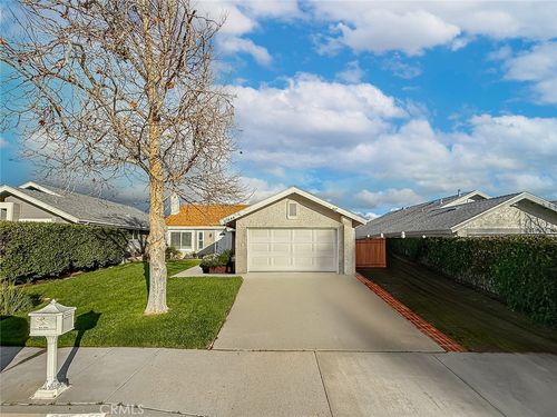 27644 Sycamore Creek Dr, Valencia, CA, 91354-1327 | Card Image