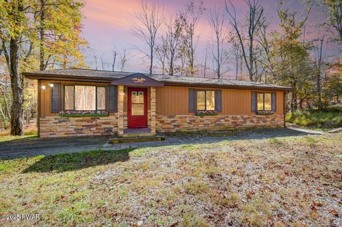 834 Goose Pond Rd, Lake Ariel, PA, 18436-8638 | Card Image