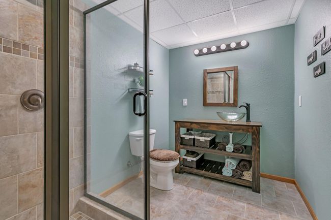 Completely renovated LL bath in 2018 | Image 19