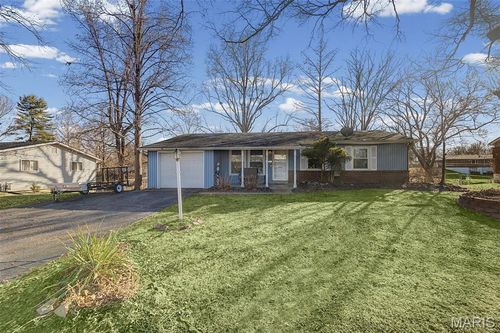 4832 Bambi Dr, Alton, IL, 62002-5801 | Card Image