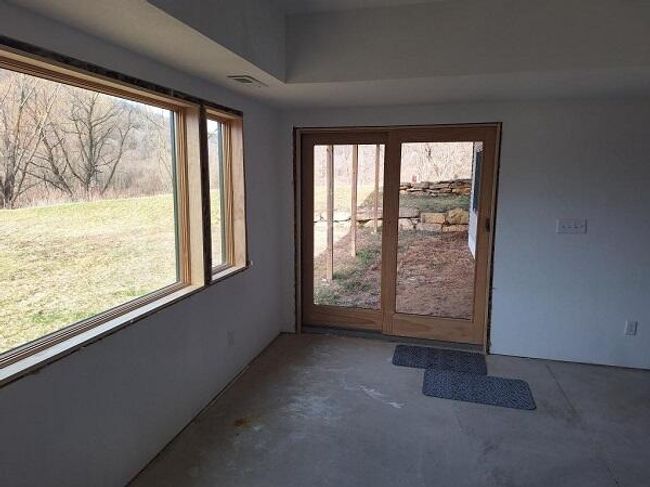 S4985 S Creek Rd, House other with 3 bedrooms, 2 bathrooms and null parking in Genoa WI | Image 19