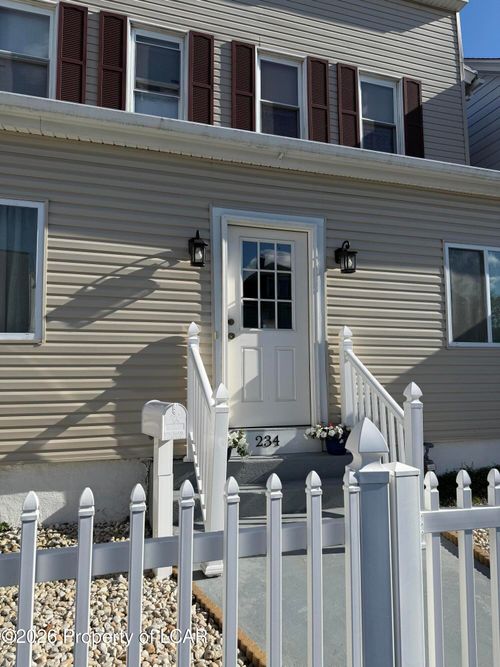 234 Carleton Ave, Hazleton, PA, 18201-7324 | Card Image