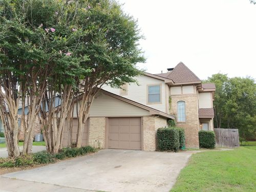 300 Benjamin St, Denton, TX, 76207-7603 | Card Image