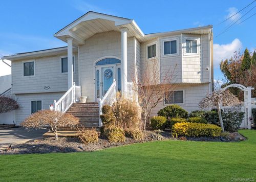 2072 Legion St, Bellmore, NY, 11710-4913 | Card Image