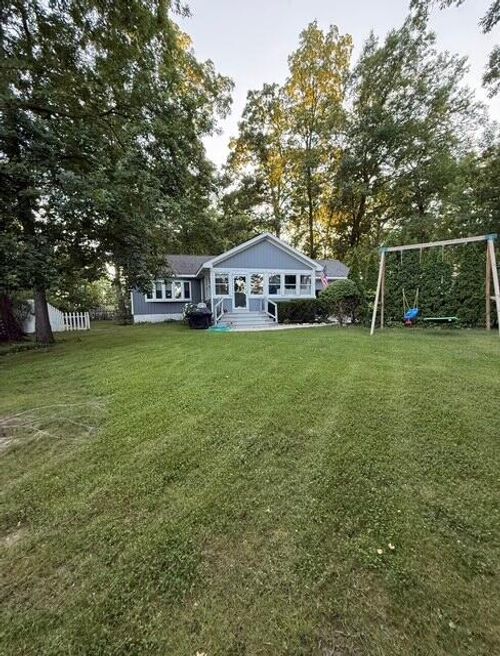 3793 Noble, Brighton, MI, 48116-9715 | Card Image