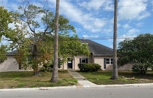 3546 Denver Ave, Corpus Christi, TX, 78411-1310 | Card Image