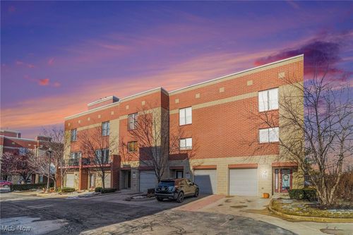 145 Saint Clair St, Toledo, OH, 43604-9000 | Card Image