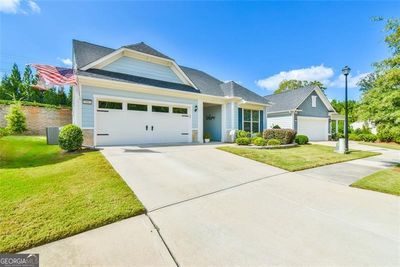 5883 Maple Bluff Way, House other with 3 bedrooms, 3 bathrooms and 2 parking in Hoschton GA | Image 3