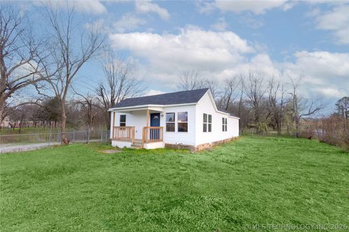 100 2nd St, Haileyville, OK, 74546-2215 | Card Image