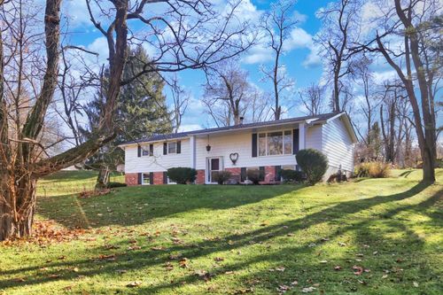 11810 Woodview Ln, Fredericktown, OH, 43019-8004 | Card Image