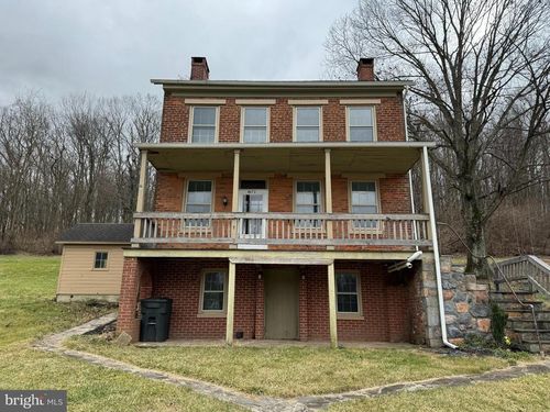 4672 Myers Rd, GLEN ROCK, PA, 17327-9432 | Card Image