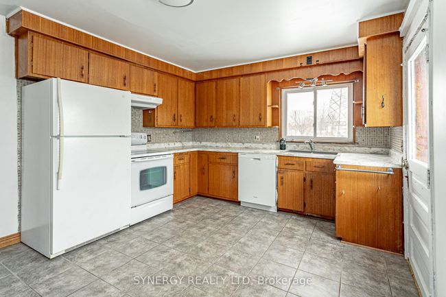 3192 River St, House other with 4 bedrooms, 2 bathrooms and 4 parking in Brooke Alvinston ON | Image 18