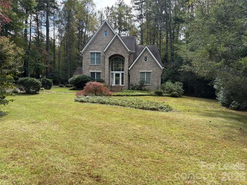 27 Mountain Lake Dr, Hendersonville, NC, 28739-9396 | Card Image