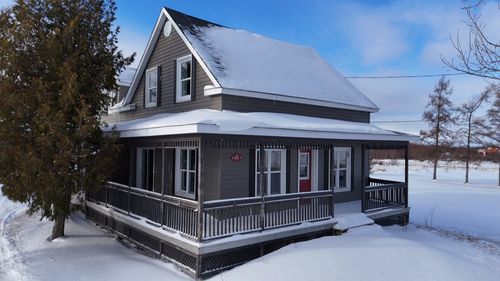 {{alt}} | Card Image