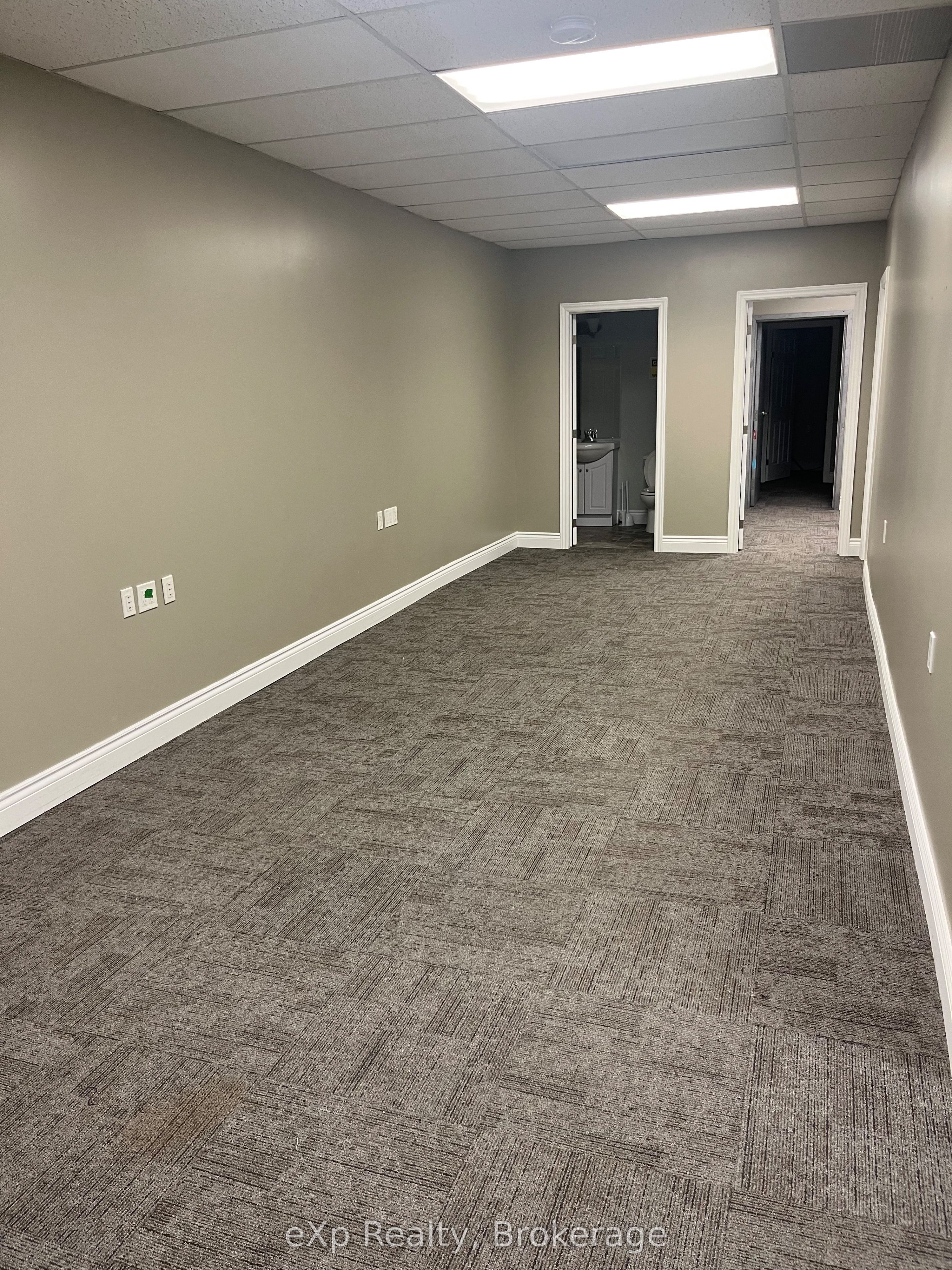 Commercial Lease in Kincardine 3