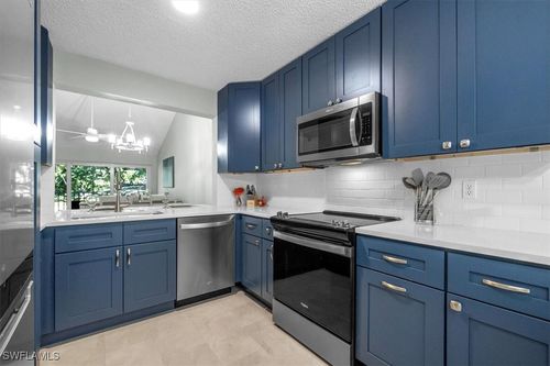 apt-h201-280 Timber Lake Cir, NAPLES, FL, 34104-0846 | Card Image