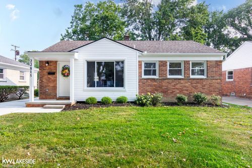 22815 Carolina St, Saint Clair Shores, MI, 48080-3835 | Card Image