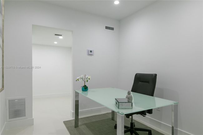 PH15 - 800 West Ave, Condo with 3 bedrooms, 2 bathrooms and null parking in Miami Beach FL | Image 19