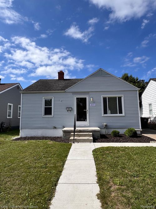 28311 Felician St, Roseville, MI, 48066-2499 | Card Image