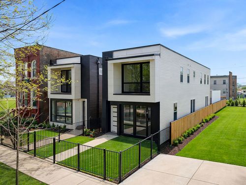 618 N Avers Ave, Chicago, IL, 60624-1115 | Card Image