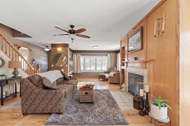 Great little sitting area off the Living Room | Image 10