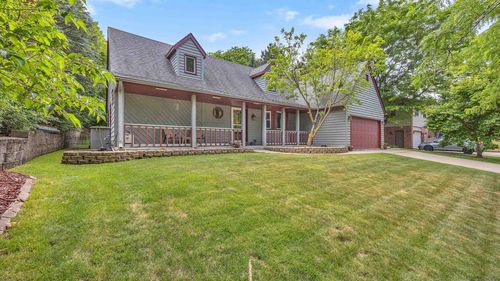 715 Hawthorn Drive, West Bend, WI, 53095 | Card Image