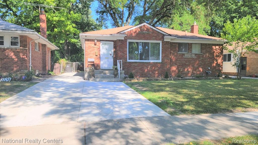 Scotia Rd, Oak Park, MI 48237