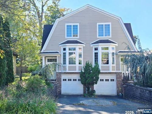 22 Mahan St, Tenafly, NJ, 07670-1822 | Card Image