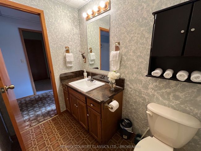 35 Clement St, House other with 4 bedrooms, 2 bathrooms and 7 parking in Addington Highlands ON | Image 32