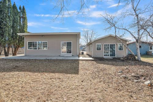 1304 Jerdee Ln, Milford, IA, 51351-7253 | Card Image