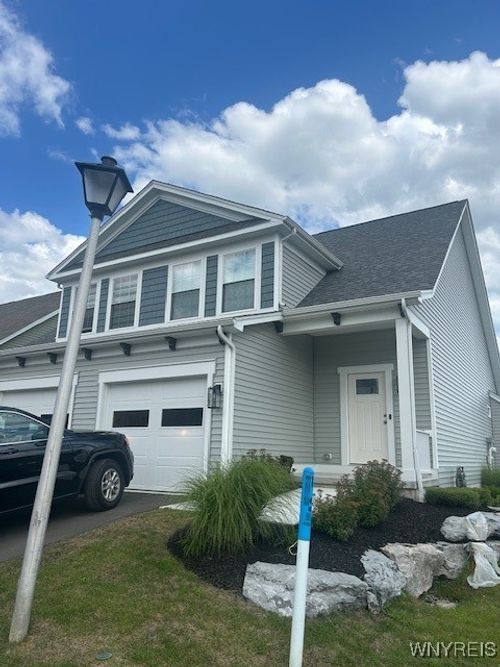 902 Carriage Ln, West Seneca, NY, 14224-2694 | Card Image