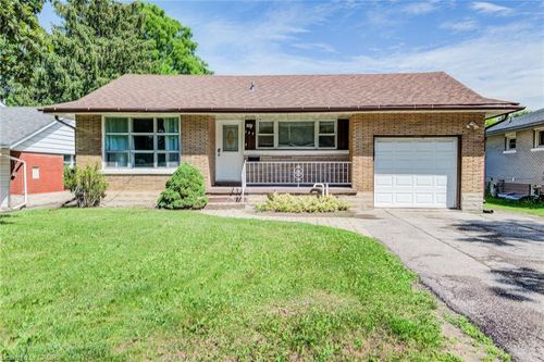 139 Elgin Cres, Waterloo, ON, N2J2S5 | Card Image