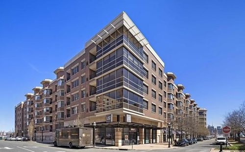 323-20 Ave At Port Imperial, West New York, NJ, 07093-8420 | Card Image