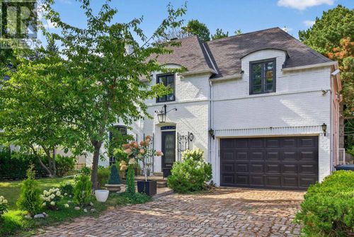 20 Dewbourne Avenue, Toronto (Forest Hill South), ON, M5P1Z4 | Card Image