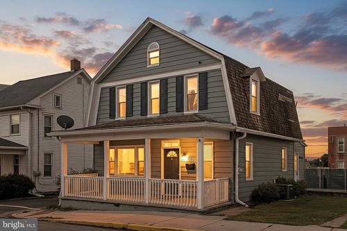 64 Pleasant Ave, DALLASTOWN, PA, 17313-2214 | Card Image