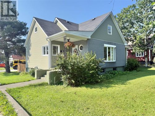 36 Greenwood Ave, Grand Falls-Windsor, NL, A2A1S8 | Card Image