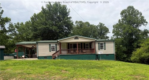 136 Rocky Hill Rd, Chapmanville, WV, 25508-5777 | Card Image